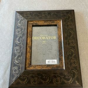 4x6 wooden photo frame with decorative design